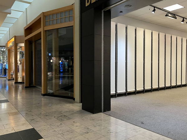 Lansing Mall - Aug 13 2022 (newer photo)